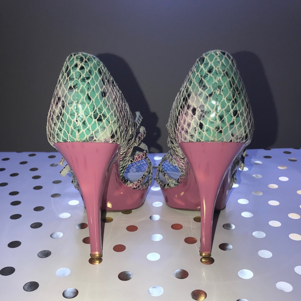 CHINESE LAUNDRY MULTI-COLORED ASHANTI HEELS - Picture 3 of 8
